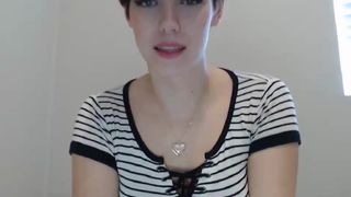 alicen0 juicy slut gently masturbates cunt