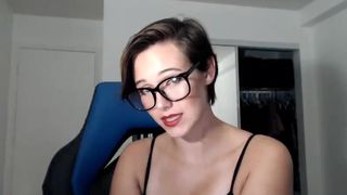 alicen0 cute babe rides a sex toy