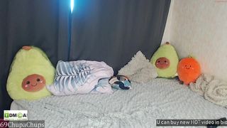 69chupachups busty chick shows her charms