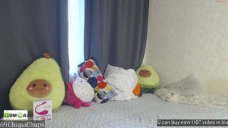 69chupachups luxurious babe fucks pussy relish