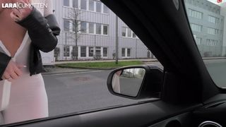 Lara CumKitten luxurious female massaging nipples