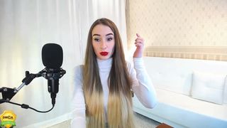 skyqueen blonde chick relish fucks the cap