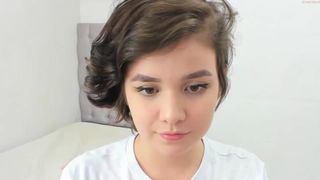 1genesis fiercely jerking off her fat pussy