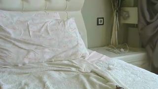 aylinn cute lady jerking off her cunt