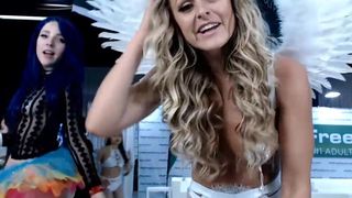 silvercowgirl gorgeous bitch chatting in fries