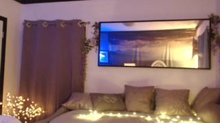 quinnlive shy slut caresses shaved cunt