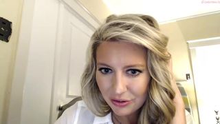 vanessavice19 sexy mare passionately masturbates pussy