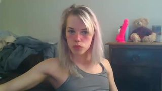 moxynverve dark haired prostitute caresses big tits