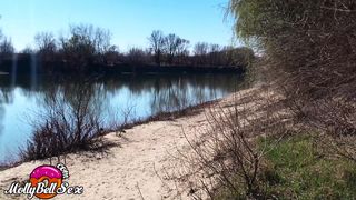 MollyBellx i caressed myself with improvised means