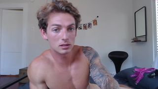 connor_hart hurricane devil furiously cums in pose with crustaceans