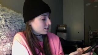 cidergal69 cute chick jerking her pussy with a phallus