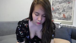 zara_ray ardent hottie jerking off her dildo