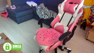 sleepincutie Busty kurva