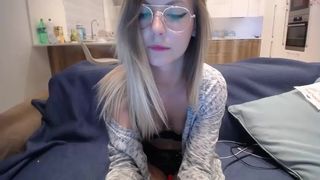 cassy_cum naughty babe caresses vaginal hole