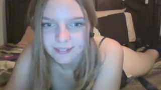 moonnymph gorgeous slut shows big ass