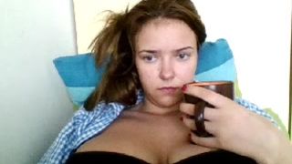 diamondtits loud bitch hammering pussy with phallus