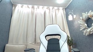 blondiebetsy seductive skins dance naked