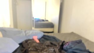 dakota_lynn cute young lady shows off beautiful tits
