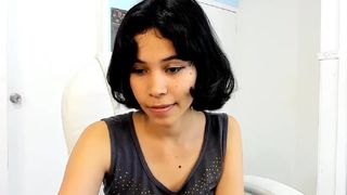 dairadairy crazy chick fondles her cunt by hand