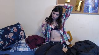 annabelle bestia sexy doll gives her elastic ass