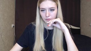 baby_frost sexy hottie relish sucks sex toy