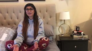 Mia Khalifa slim brunette has passionate sex