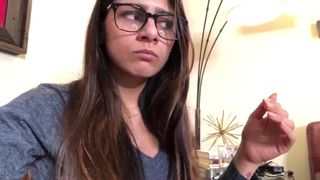 Mia Khalifa alluring woman shows vulgar essence