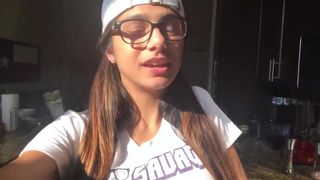 Mia Khalifa hot lady masturbates