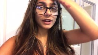 Mia Khalifa loves to put fingers in forbidden places