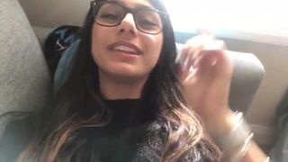 Mia Khalifa juicy harlot masturbating vagina