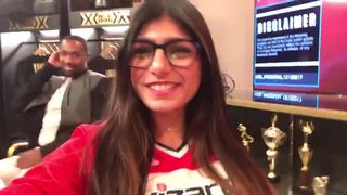 Mia Khalifa adorable mare twirls elastic booty