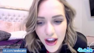 Mia Malkova busty slut poses naked