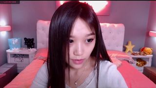 elcinkayi hot lady caresses big tits