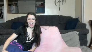 easygoing1 pretty babe shows off her underwear and tattoos