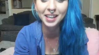 easygoing1 charming babe magically shows her body