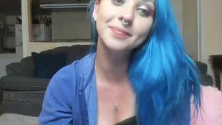 easygoing1 charming babe magically shows her body