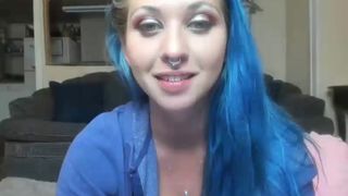 easygoing1 charming babe magically shows her body