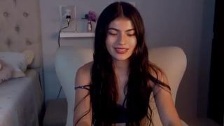 e_v_e_l_y_n_ slutty chicks lick their cunt