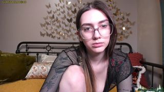 daydreamur_gurl classed passion caresses shaved cunt