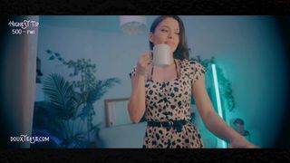 douxtease Pretty brunette