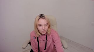 donna_crellin i caressed myself with improvised means