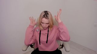 donna_crellin i caressed myself with improvised means