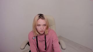 donna_crellin i caressed myself with improvised means