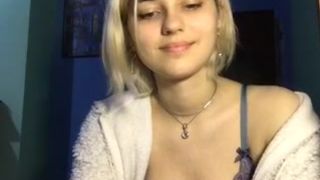 domidaves young babe jerks both holes