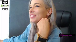 debralee beautiful bitch is banging with sex machine