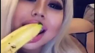 planesgirl busty bitch fucks her shaved pussy