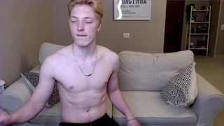 steveoceanbeanhuge depraved women masturbate