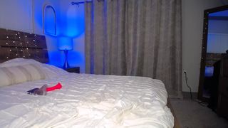 khloeexoxo3 charming bitch jerks pussy and cums