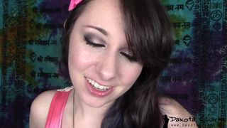 dakotacharmsxxx babe fucks both holes