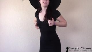 dakotacharmsxxx red-haired bitch jerks off pussy with sex toy